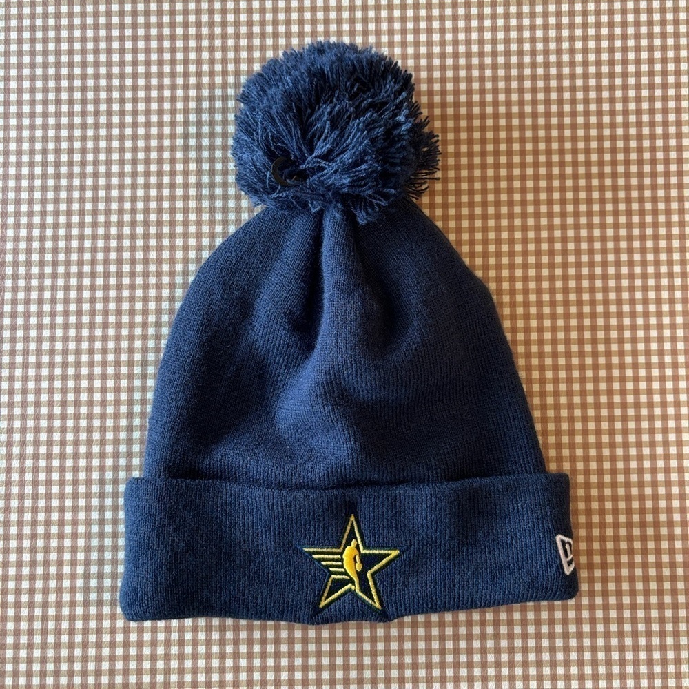 NEW ERA NBA Events Sports Beanie Pom Pom blue hat. One size
